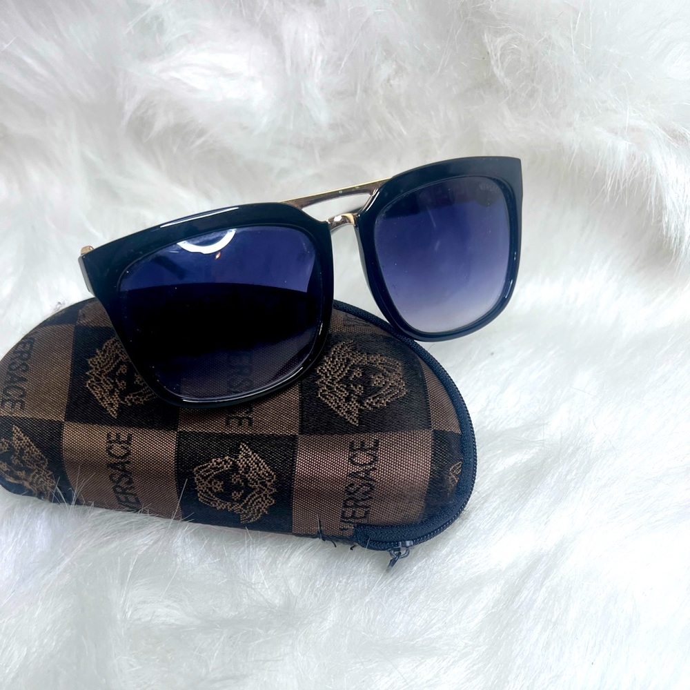 Shades - Picture 2 of 5